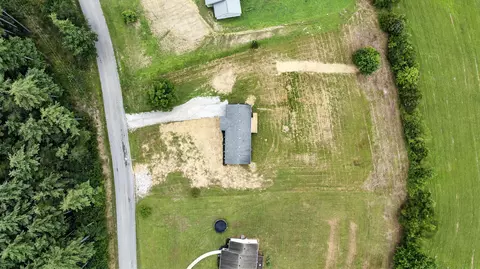 View/Area - 2461 Lambert Rd, Berea, KY 40403 photo 3 of 4