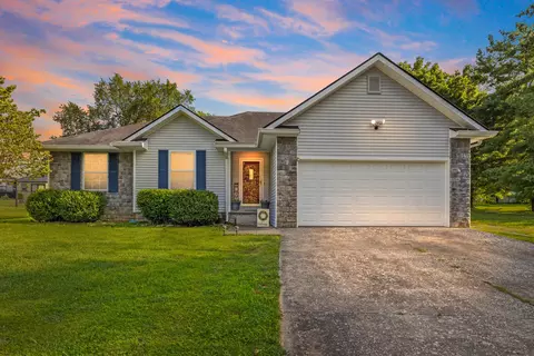 2040 Indian Ridge Ln, Lawrenceburg, KY 40342