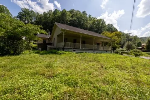 939 Right Fork Island Creek Road Rd, Pikeville, KY 41501