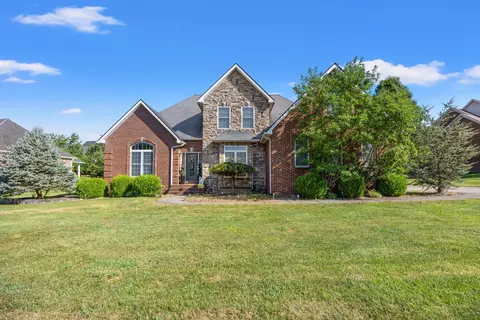 208 Royal Oak Dr, Winchester, KY 40391