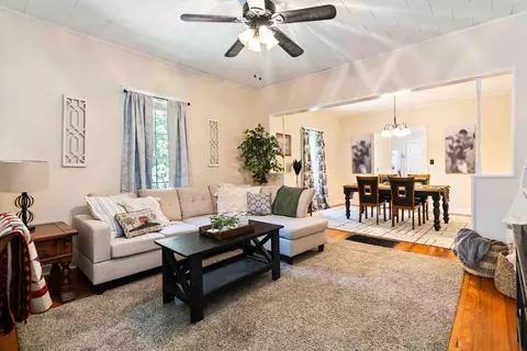 Living - 201 Padgett St, Corbin, KY 40701 photo 1 of 4