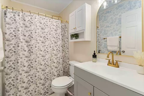 Bath - 201 Padgett St, Corbin, KY 40701 photo 1 of 1