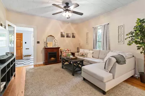 Living - 201 Padgett St, Corbin, KY 40701 photo 4 of 4