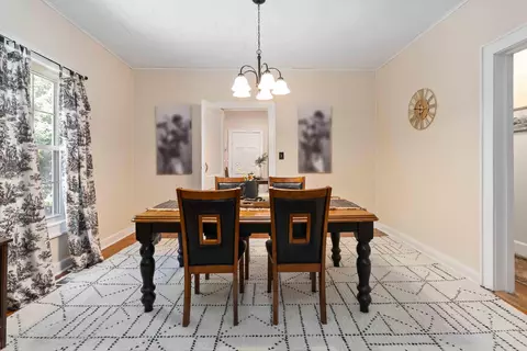 Dining - 201 Padgett St, Corbin, KY 40701 photo 2 of 6