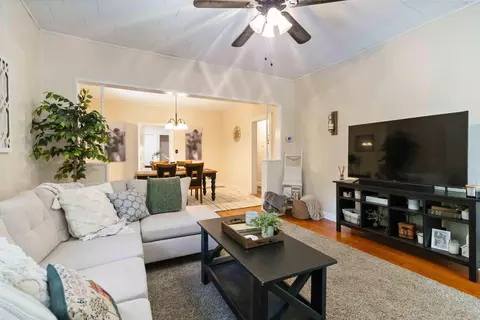 Living - 201 Padgett St, Corbin, KY 40701 photo 2 of 4