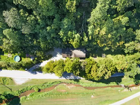2402 Ky 850, David, KY 41616