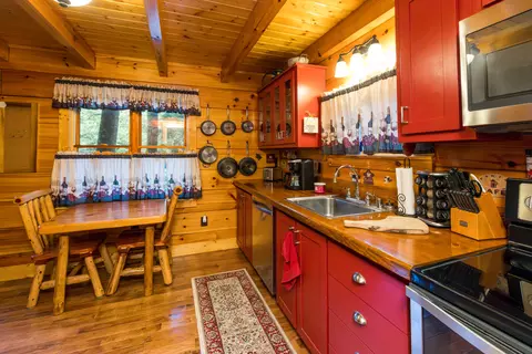 Kitchen - 1137 Paradise Dr, Rogers, KY 41365 photo 6 of 7