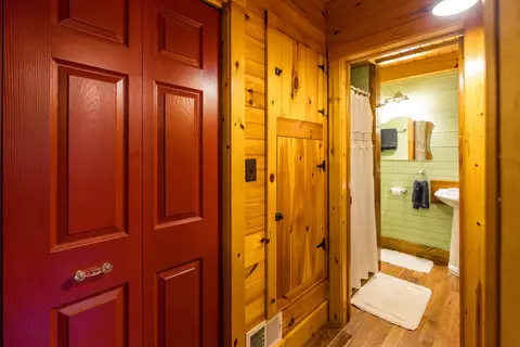 Entry Way - 1137 Paradise Dr, Rogers, KY 41365 photo 1 of 2
