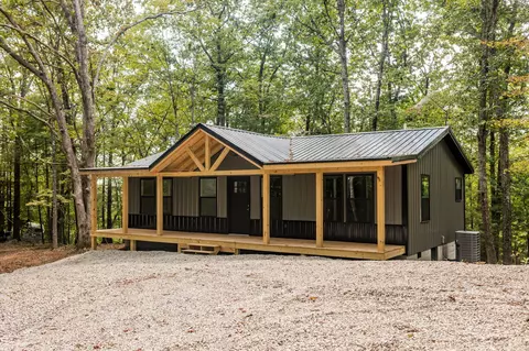 8 Holler Top Rd, Campton, KY 41301