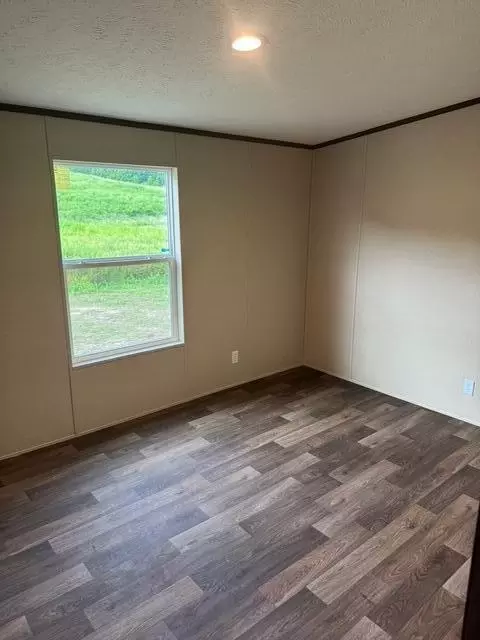 Bedroom - 130 Dixon Dr, Corbin, KY 40701 photo 1 of 4