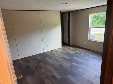 Bedroom - 130 Dixon Dr, Corbin, KY 40701 photo 2 of 4