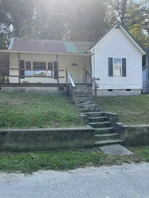 86 Black St, Livingston, KY 40445