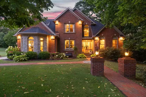 316 Hawthorne Dr, Nicholasville, KY 40356
