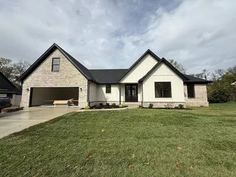 1034 Morris Dr, Richmond, KY 40475