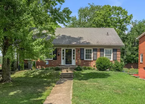 653 Mt Vernon Dr, Lexington, KY 40502