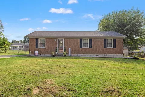 305 Center St, Lawrenceburg, KY 40342