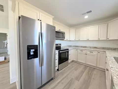 Kitchen - 228 Brook Cv, Berea, KY 40403 photo 1 of 3