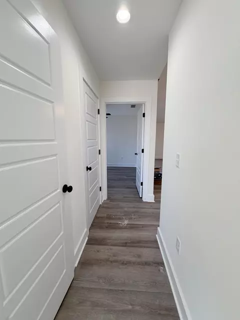 Entry Way - 228 Brook Cv, Berea, KY 40403 photo 2 of 2