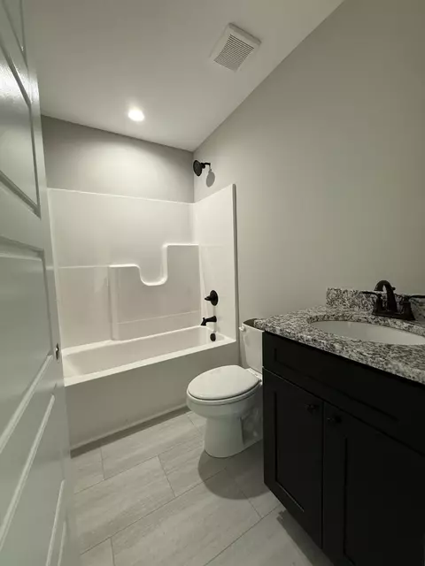 Bath - 236 Brook Cv, Berea, KY 40403 photo 1 of 1