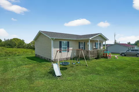 70 Country Ln, Sharpsburg, KY 40374