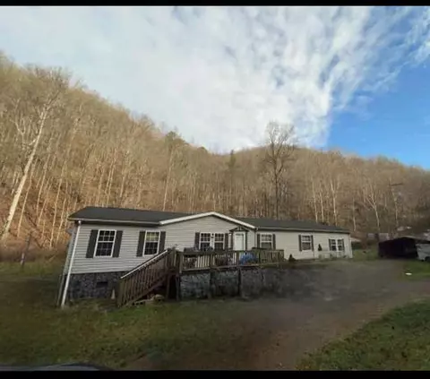 443 Kelly Fork Road Rd, Hazard, KY 41701