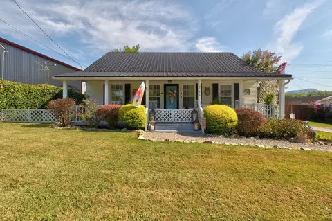 117 E Halls Rd, Stanton, KY 40380 photo 3