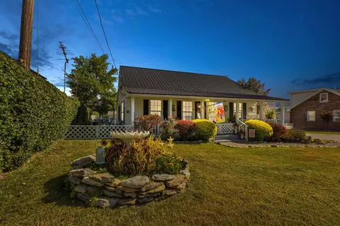 117 E Halls Rd, Stanton, KY 40380 photo 2
