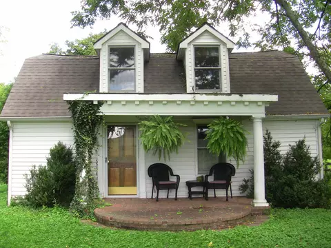 2750 Paynes Mill Rd, Versailles, KY 40383