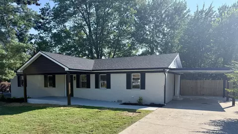 408 Sunset Dr, Lawrenceburg, KY 40342