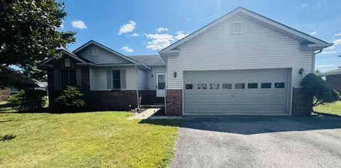 317 Peachtree Dr, Berea, KY 40403