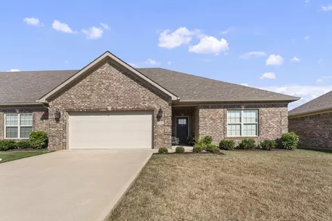 904 Paddock Ct, Richmond, KY 40475
