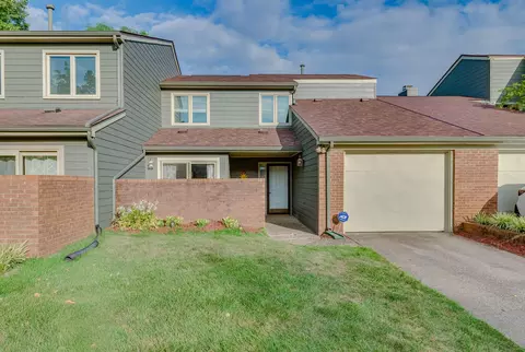 2140 Fort Harrods Dr, Lexington, KY 40513