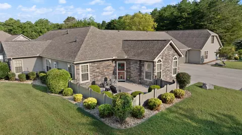 364 Cathedral Pl, Bronston, KY 42518