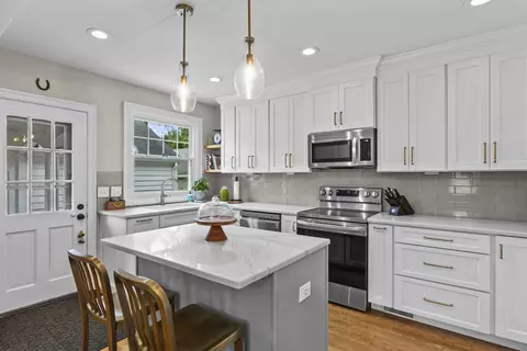 990 Cooper Dr, Lexington, KY 40502