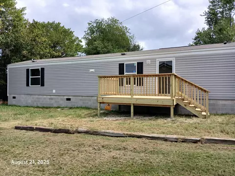 48 Court St, Stanton, KY 40380