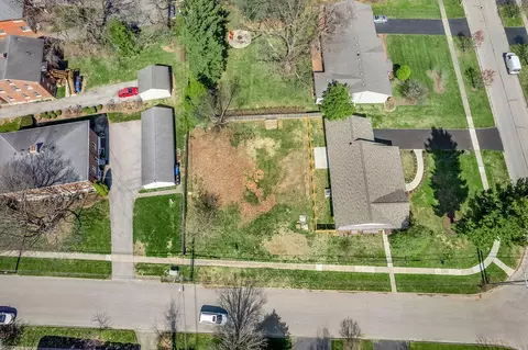 1805 Cochran Rd, Lexington, KY 40502