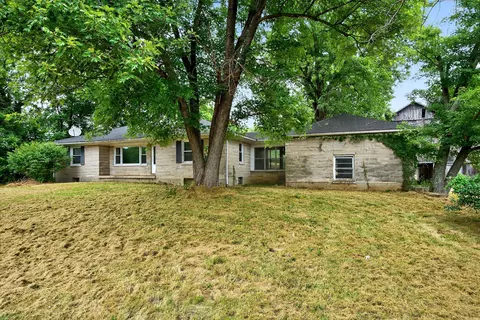 1104 Ruddles Mill Rd, Paris, KY 40361