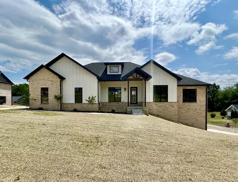 442 Woods Edge Dr, Somerset, KY 42503
