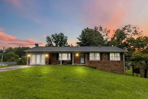 275 Oaklawn Cir, Corbin, KY 40701
