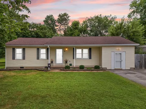 220 W Railroad St, Stanton, KY 40380
