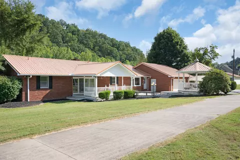 1044 Rockhouse Fork Rd, Salyersville, KY 41465