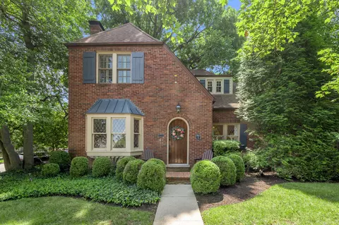 400 Ridgeway Rd, Lexington, KY 40502