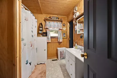 Bath - 353 Timber Ridge Rd, Nancy, KY 42544 photo 1 of 2