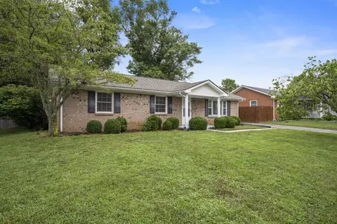 435 Edgewood Dr, Nicholasville, KY 40356