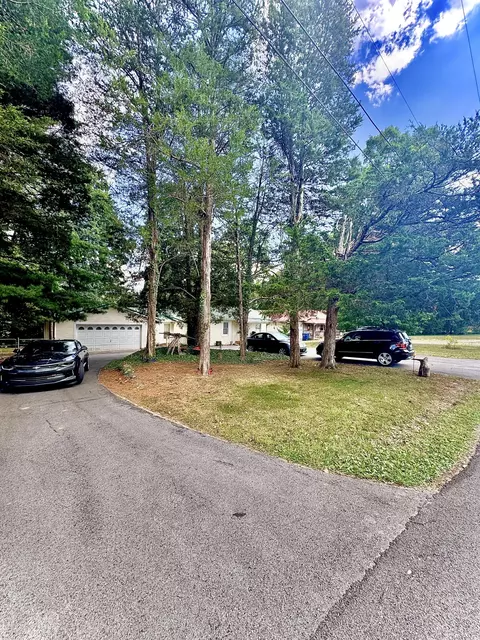 Exterior - 975 Boat Dock Rd, Somerset, KY 42501 photo 1 of 7