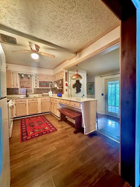 Kitchen - 975 Boat Dock Rd, Somerset, KY 42501 photo 1 of 3