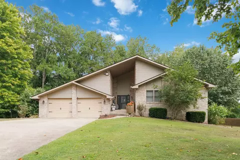 146 Lake Walk Dr, Somerset, KY 42503