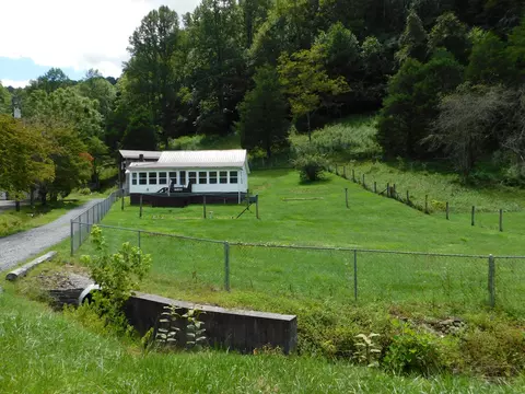 930 Terrys Fork Rd, Wallins Creek, KY 40873