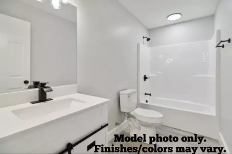 Bath - 284 Malibu Dr, Corbin, KY 40701 photo 1 of 2