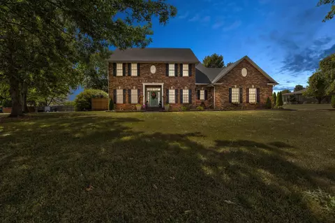 309 Fox Chase Ct, Mount Sterling, KY 40353